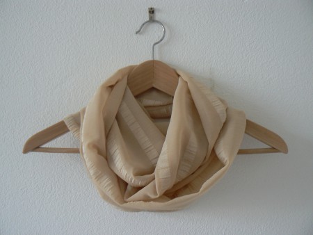 Tunelová šatka béžová s prúžkami